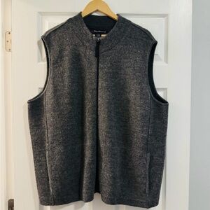 Red Maple Alpaca Fleece Vest Size XL...Gray